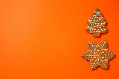 Gingerbread. hediyeler ve tatil, mutlu yeni yıl. şenlikli arka plan. gıda arka plan. üst görünüm