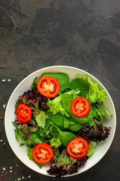 Insalata Sana Foglie Mescolano Insalata Mescolano Micro Verdi Cetriolo Pomodoro — Foto Stock