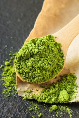 matcha - yeşil çay tozu, gıda takviyesi, menü konsepti. gıda arka plan. kopyalama alanı