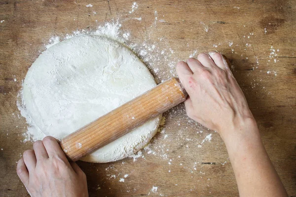 Deg Mjöl Brödkavel För Rullande Förberedelse För Matlagning Meny Konceptet — Stockfoto