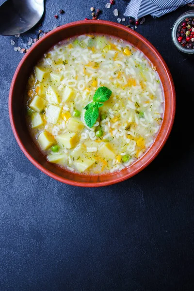 Soepgroenten Pasta Alfabet Erwten Maïs Menu Concept Gezond Eten Voedsel — Stockfoto