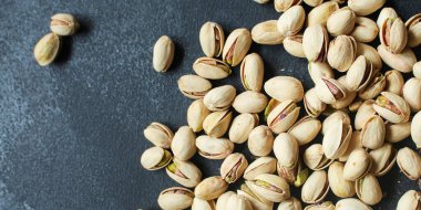 Fıstıklı menü konsepti. textketo ya da paleo diyetorganik sağlıklı beslenme için yiyecek arkaplan üst görünüm kopyalama alanı