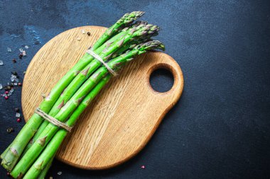 kuşkonmaz, taze yeşil sebzeler menü konseptini satın alır. yemek arkaplanı üst görünüm metin sağlıklı yeme tablosu için kopyalama alanı ayarlama keto veya paleo diyeti