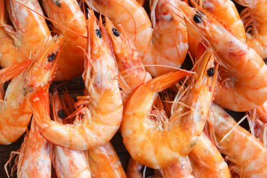 Haşlanmış deniz ürünleri menüsü konseptini yemeye hazır karides. metin keto ya da paleo peskataryen diyet organik sağlıklı beslenme için üst görünüm kopyalama alanı