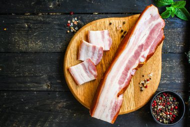 Et füme domuz eti menüsü konsepti. yemek arkaplan görünümü metin sağlıklı yeme için kopyalama alanı