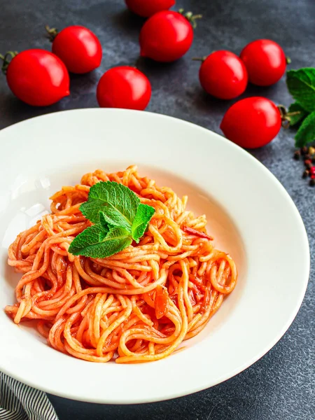 Spaghetti Pasta Tomaten Sauce Größe Zweiten Gang Lebensmittel Hintergrund Von — Stockfoto