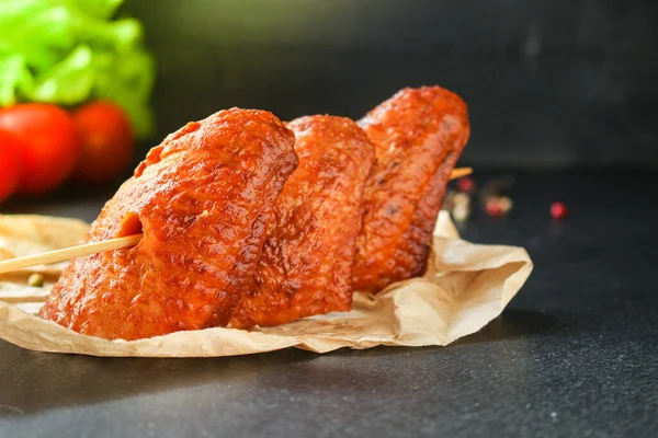 Ayam Sayap Asap Daging Goreng Barbekyu Ayam Panggang Ukuran Melayani — Stok Foto