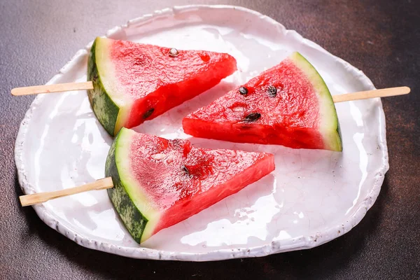 Watermeloen Plakjes Stukjes Rode Rijpe Bes Sappig Zoet Dessert Vrucht — Stockfoto