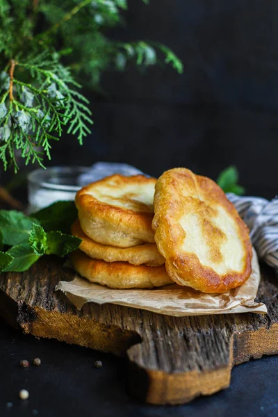 Zabalit Plochý Chléb Tortilly Mouky Vody Smažené Těsto Domácí Vaření — Stock fotografie