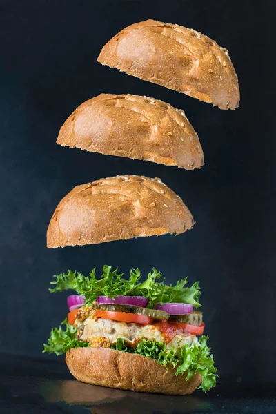 Burger Meat Delicious Grilled Cutlet Sandwich Vegetables Serving Size Organic — Stock Photo, Image