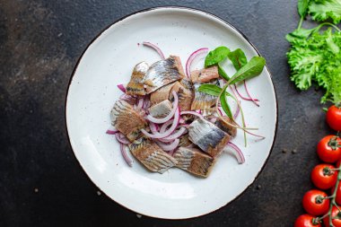 Ringa salatası, soğan sosu, abur cubur, deniz ürünleri, lezzetli balıklar. Metin fotokopi alanı keto ya da paleo diyeti için doğal ürün üst görünümü sunan yer.