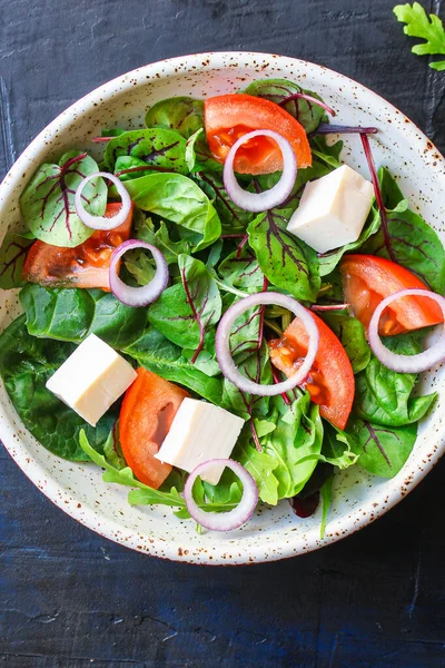 Görög Saláta Zöldség Sajt Vegetáriánus Snack Asztalon Ízletes Adag Felső — Stock Fotó