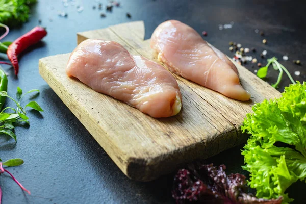 Daging Dada Ayam Mentah Atas Meja Yang Menyajikan Ukuran Atas — Stok Foto