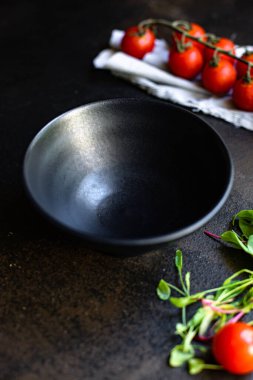 Tabakta domates çorbası çorbası. Lezzetli. Üst boy fotokopi odası.