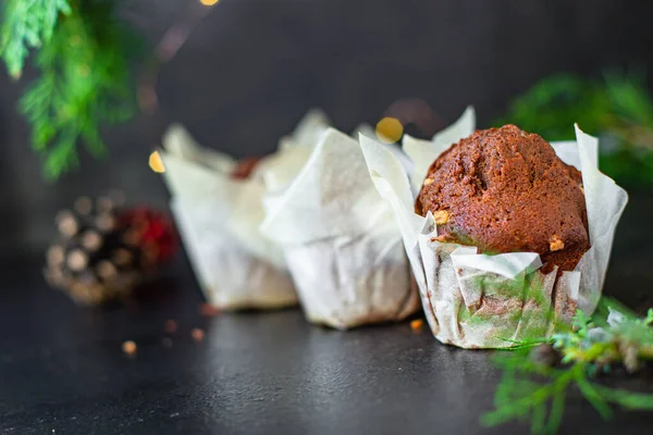 Schokolade Muffins Cupcakes Hausgemachte Kuchen Backen Auf Dem Tisch Weihnachtsbeleuchtung — Stockfoto