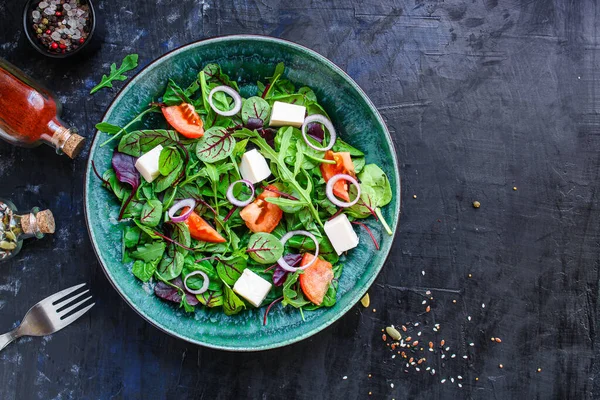 Salada Legumes Queijo Grego Feta Lanche Vegetariano Mesa Saboroso Tamanho — Fotografia de Stock