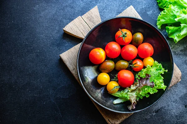 Ensalada Tomate Multicolor Comer Ingrediente Orgánico Saludable Cocinar Una Comida —  Fotos de Stock
