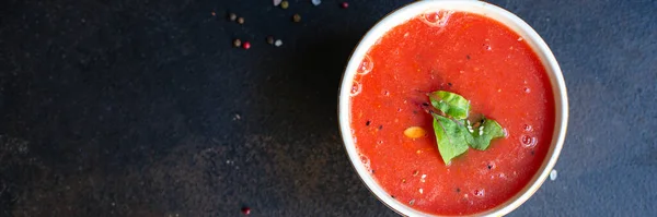 Soupe Aux Tomates Carottes Poivrons Légumes Gaspacho Portion Dans Assiette — Photo
