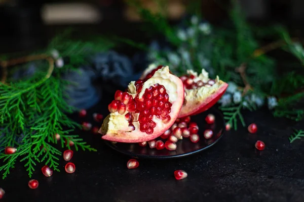 Гранат Красный Фрукт Сладкий Рождественский Десерт Столе Новый Год Вкусное — стоковое фото