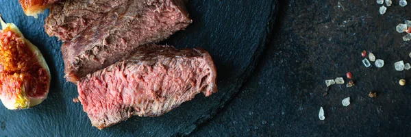 Rundvlees Biefstuk Ribeye Gegrild Kalfsvlees Sappig Gebakken Vlees Smakelijk Bovenaanzicht — Stockfoto
