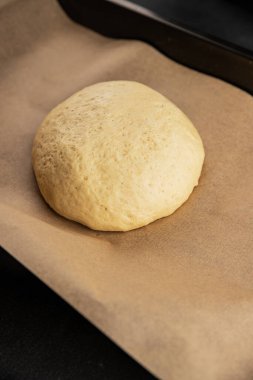 Hamur hamuru mayası, un, su lezzetli aperatif taze lezzetli gurme yemek arkaplanı masa kırsal yiyeceklerin üst görünümü fotokopi alanı