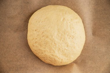 Hamur hamuru mayası, un, su lezzetli aperatif taze lezzetli gurme yemek arkaplanı masa kırsal yiyeceklerin üst görünümü fotokopi alanı