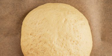 Hamur hamuru mayası, un, su lezzetli aperatif taze lezzetli gurme yemek arkaplanı masa kırsal yiyeceklerin üst görünümü fotokopi alanı