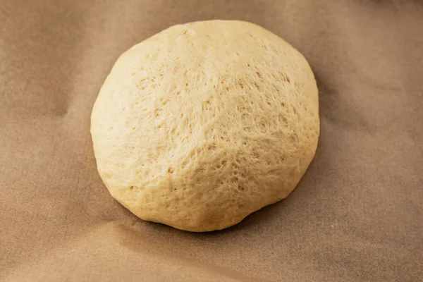 Hamur hamuru mayası, un, su lezzetli aperatif taze lezzetli gurme yemek arkaplanı masa kırsal yiyeceklerin üst görünümü fotokopi alanı