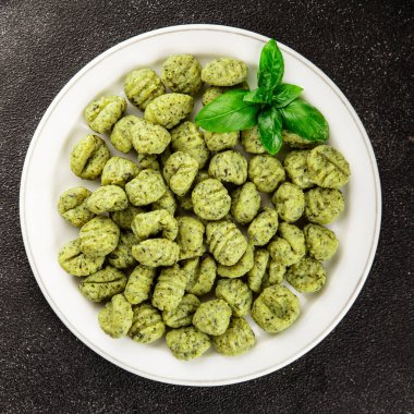 Gnocchi ıspanak, patates hamuru. İkinci tabak porsiyon. Doğal ürün.