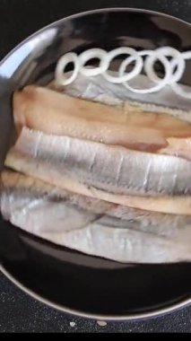 Ringa fileto balığı taze deniz ürünleri porsiyon doğal ürün lezzetli çerez lezzetli gurme yemek arkaplan masa üzerinde rustik üst görünüm fotokopi alanı pesseeter diyet