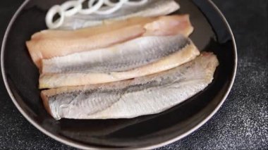 Ringa fileto balığı taze deniz ürünleri porsiyon doğal ürün lezzetli çerez lezzetli gurme yemek arkaplan masa üzerinde rustik üst görünüm fotokopi alanı pesseeter diyet