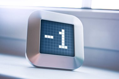 Dijital takvim, termostat veya Zamanlayıcı üzerinde sayı -1