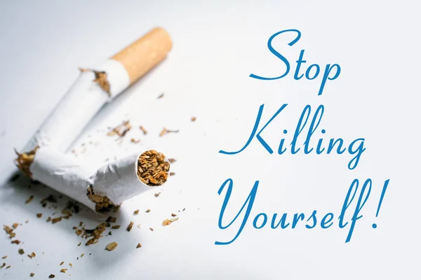 Zabíjet Sebe Kouření Připomenutí Zlomené Cigarety Whitebox — Stock fotografie