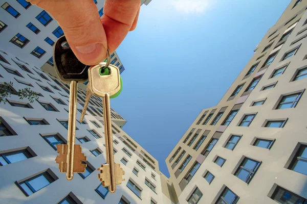 Die Schlüssel Zur Wohnung Hintergrund Eines Hauses Das Konzept Der — Stockfoto