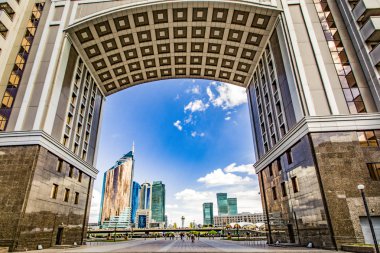 Kazakistan. Astana. Nurzhol Bulvarı. Güzel manzarasına Bayterek Anıtı .