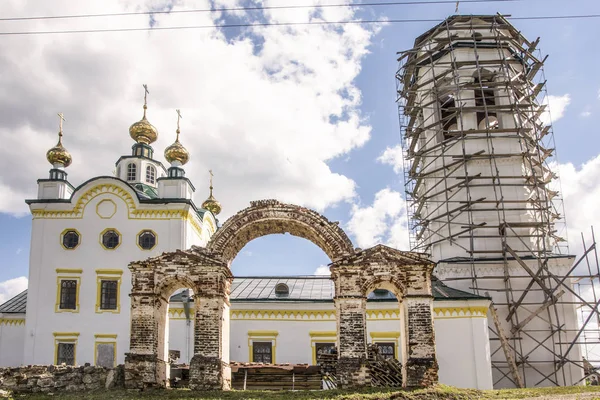 Rússia Região Permanente Igreja Ortodoxa Russa Fundo Céu Azul Verão — Fotografia de Stock