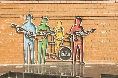 Rusya. Yekaterinburg. İngiliz rock grubu Beatles anıtı  .