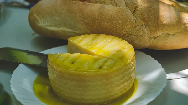 Una Barra Pan Delicioso Queso Para Comer —  Fotos de Stock