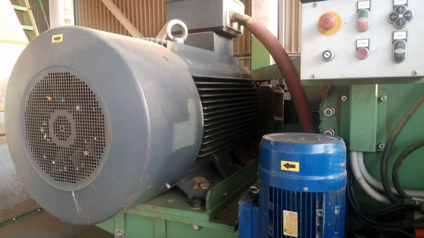 Büyük elektrikli motorlara yakın çekim