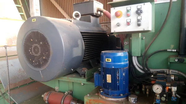 Büyük elektrikli motorlara yakın çekim