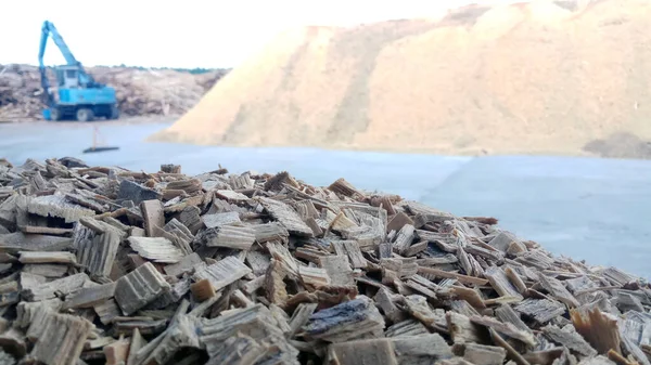 Alternatif yakıtlar, ekolojik yakıtlar, biyoyakıtlar, odun parçaları. Talaş işleme ekipmanları