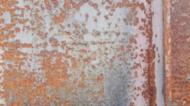 Pas dokusu ve yanmış boya.