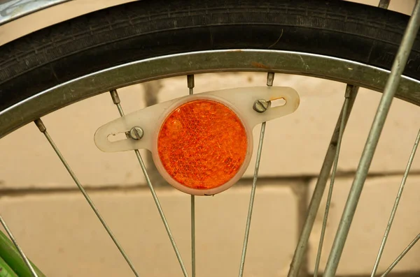 Старый Русский Велосипед Оранжевый Отражатель Шине Холод — стоковое фото