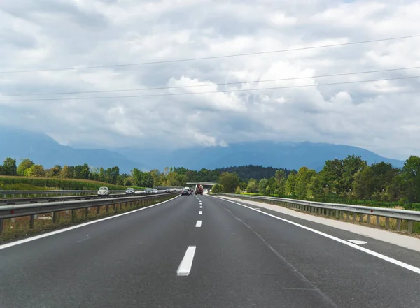 Road Somewhere Croatia Way Next City Travel Car Mountains View — 图库照片