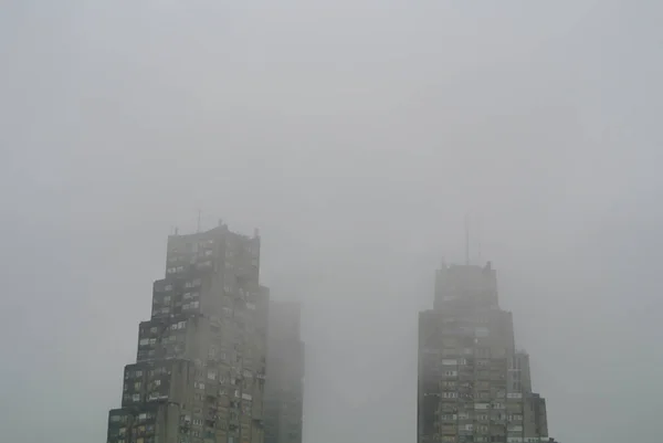 Arranha Céus Nevoeiro — Fotografia de Stock