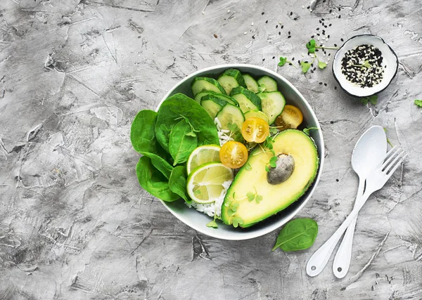 Végétarien Légumes Été Avocat Micro Verdure Bol Vue Dessus — Photo