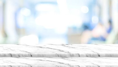 Boş adım beyaz mermer masa üstü ile bulanıklık bokeh arka plan, ışık ile hastanede doktor alay tasarımınızı görüntülenmesi için şablon Banner reklam ürün için bekleyen hasta