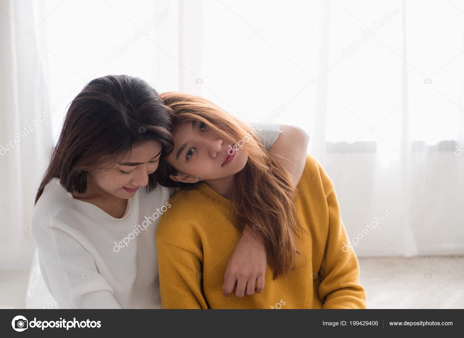 Mother And Daughter Have A Threesome