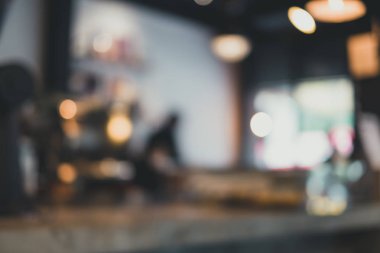 bokeh ışığı ile gece restoran bar sayacı arka plan bulanıklık