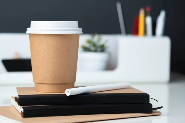 Taza Café Cuaderno Oficina Moderna Papelería Mesa Blanca Gris Oscuro — Foto de Stock